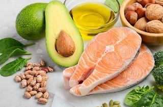 Els aliments per baixar el colesterol son utils al fer reduir els nivells d´aquest.